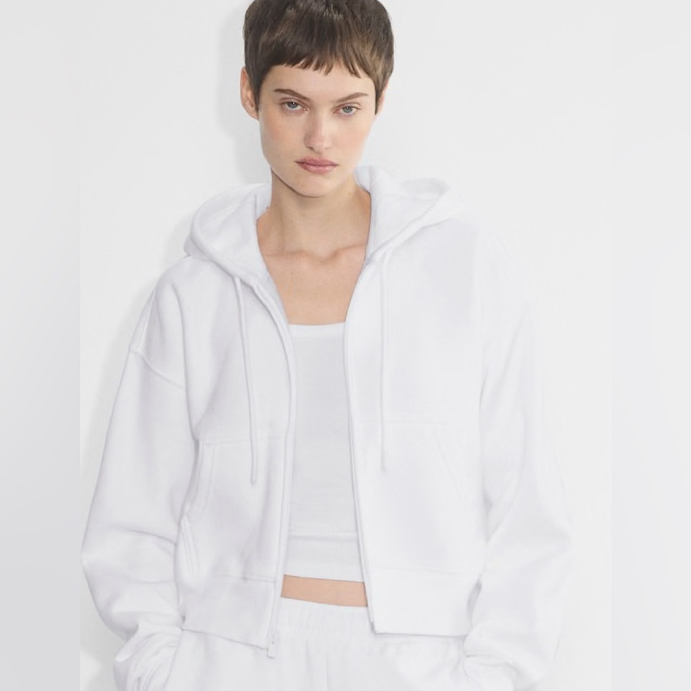 Aritzia Cozy Fleece boyfriend cropped Zip-Up in White - Picture 3 of 9